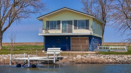 4917 105th Street, Dolliver, IA 50531