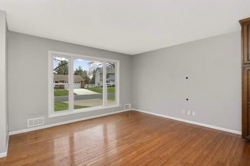 10382 Huntington Drive, Eden Prairie, MN 55347