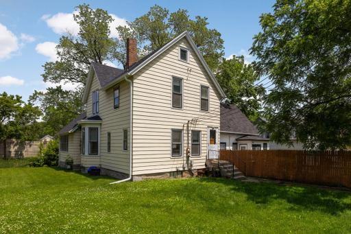 1102 Pacific Street, Saint Paul, MN 55106