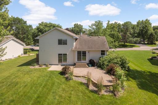 8298 Ashford Road E, Woodbury, MN 55125