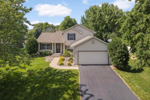 8298 Ashford Road E, Woodbury, MN 55125