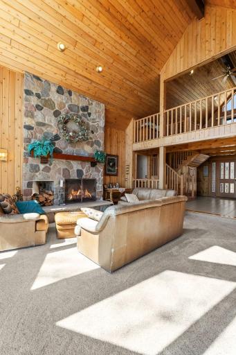 24-web-or-mls-4445 Enchanted Point-247.jpg