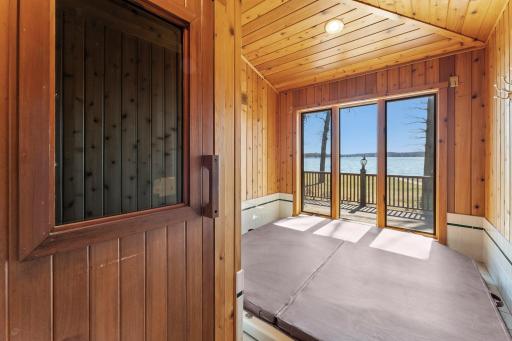 48-web-or-mls-4445 Enchanted Point-209.jpg