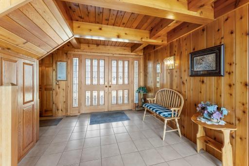16-web-or-mls-4445 Enchanted Point-106.jpg