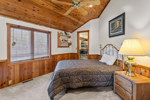 67-web-or-mls-4445 Enchanted Point-152.jpg