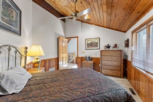 68-web-or-mls-4445 Enchanted Point-156.jpg