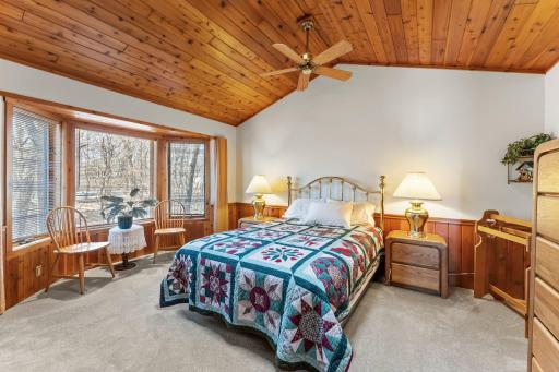 41-web-or-mls-4445 Enchanted Point-188.jpg