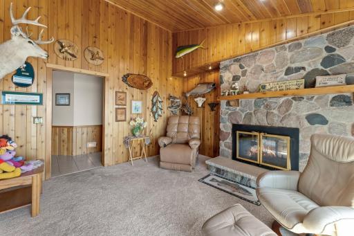 52-web-or-mls-4445 Enchanted Point-224 (1).jpg