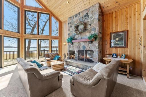 21-web-or-mls-4445 Enchanted Point-237.jpg