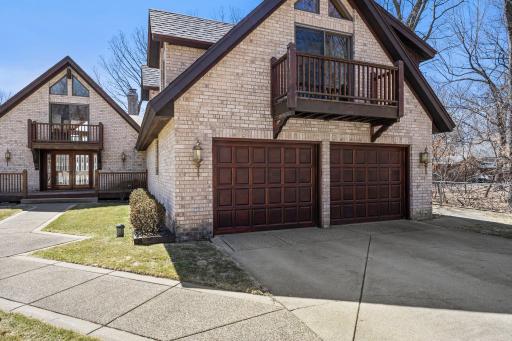 14-web-or-mls-4445 Enchanted Point-73.jpg