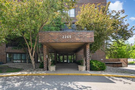2265 Youngman Avenue, 402E, Saint Paul, MN 55116