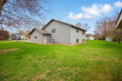 In ground sprinklers w/ sandpoint well, storage shed, private and peaceful backyard