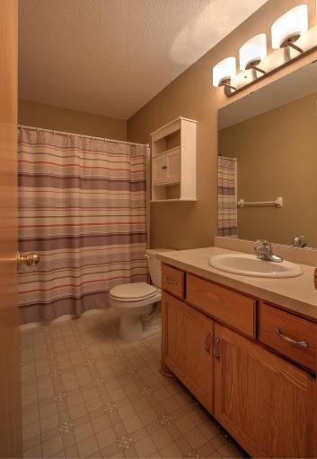 3435 Kenwood Place, Cambridge, MN 55008