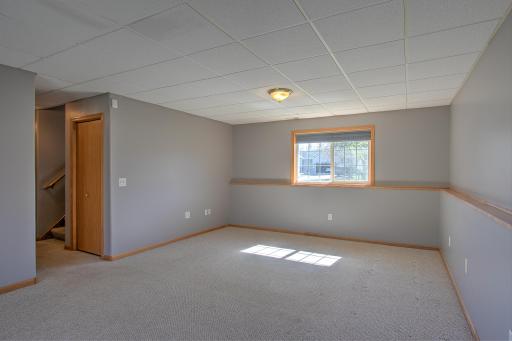 3435 Kenwood Place, Cambridge, MN 55008