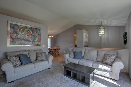 3435 Kenwood Place, Cambridge, MN 55008