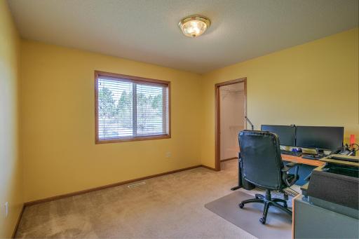 3435 Kenwood Place, Cambridge, MN 55008