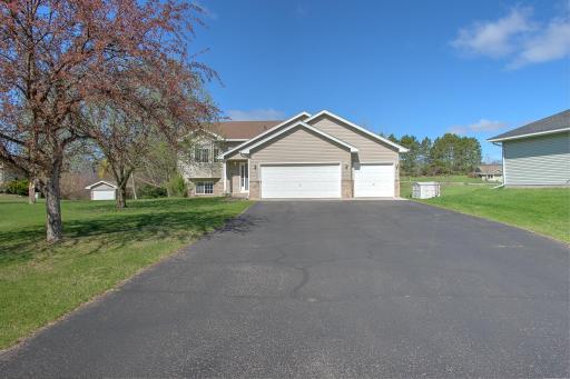 3435 Kenwood Place, Cambridge, MN 55008