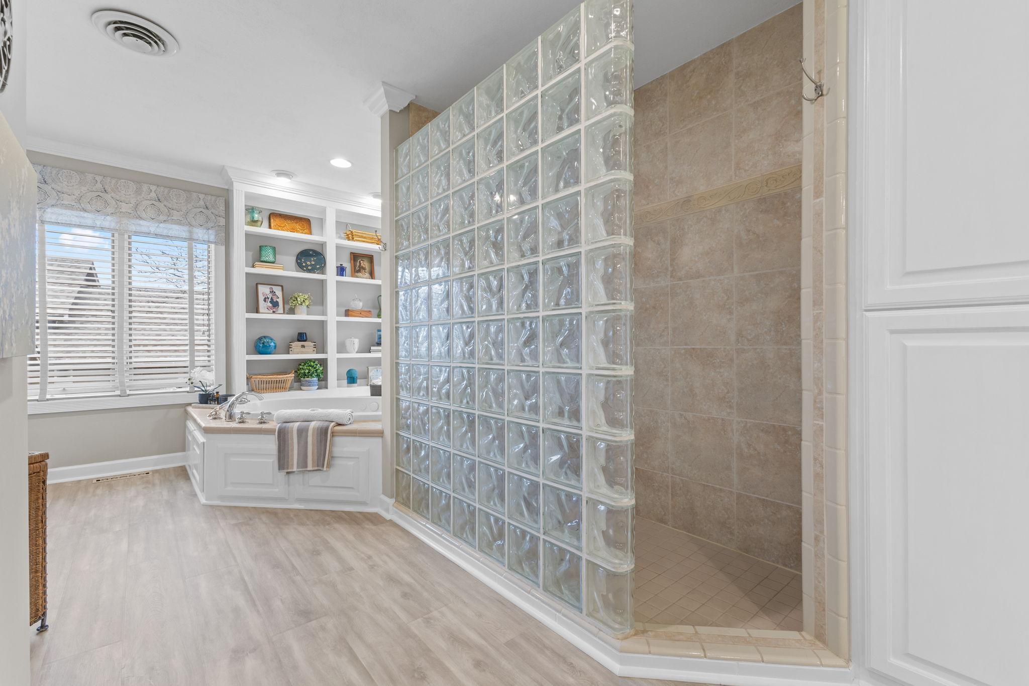 Vivid Spaces_9125 Kingsview Ln N_32.JPG