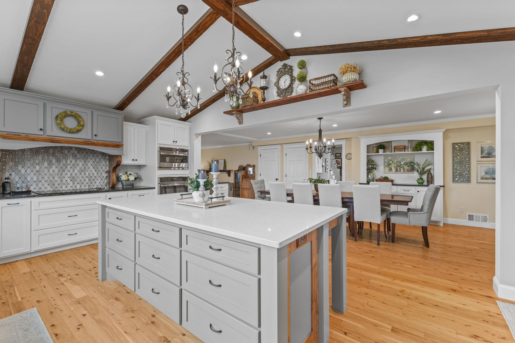 Vivid Spaces_9125 Kingsview Ln N_11.JPG