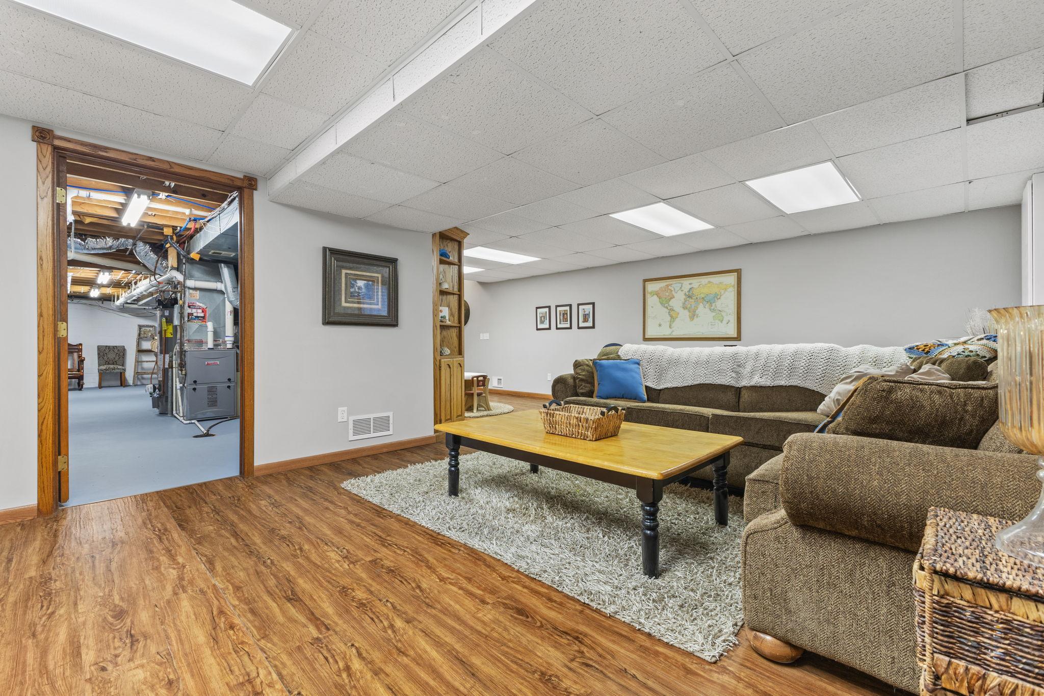 Vivid Spaces_9125 Kingsview Ln N_40.JPG