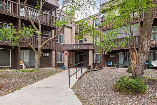 4207 Lakeside Avenue N, 134, Minneapolis, MN 55429