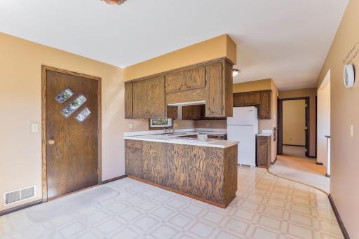 2241 County Road 39 NW, Maple Lake, MN 55358
