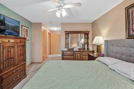 2231 Penn Place, 122, Saint Paul, MN 55109