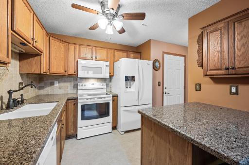 2231 Penn Place, 122, Saint Paul, MN 55109