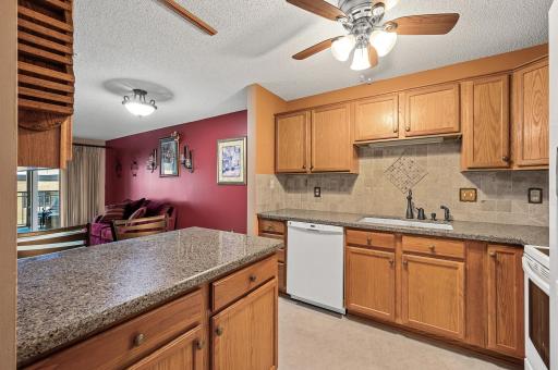 2231 Penn Place, 122, Saint Paul, MN 55109