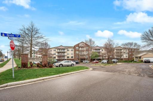 2231 Penn Place, 122, Saint Paul, MN 55109