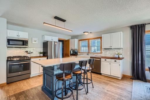 8 Queen Avenue S, Minneapolis, MN 55405