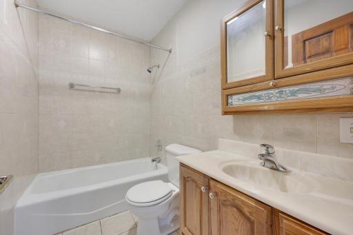 129 W 33rd Street, Minneapolis, MN 55408