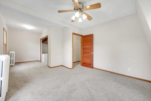 129 W 33rd Street, Minneapolis, MN 55408