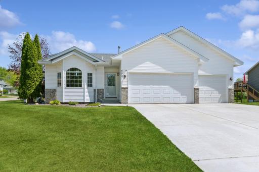 402 13th Avenue NE, Buffalo, MN 55313