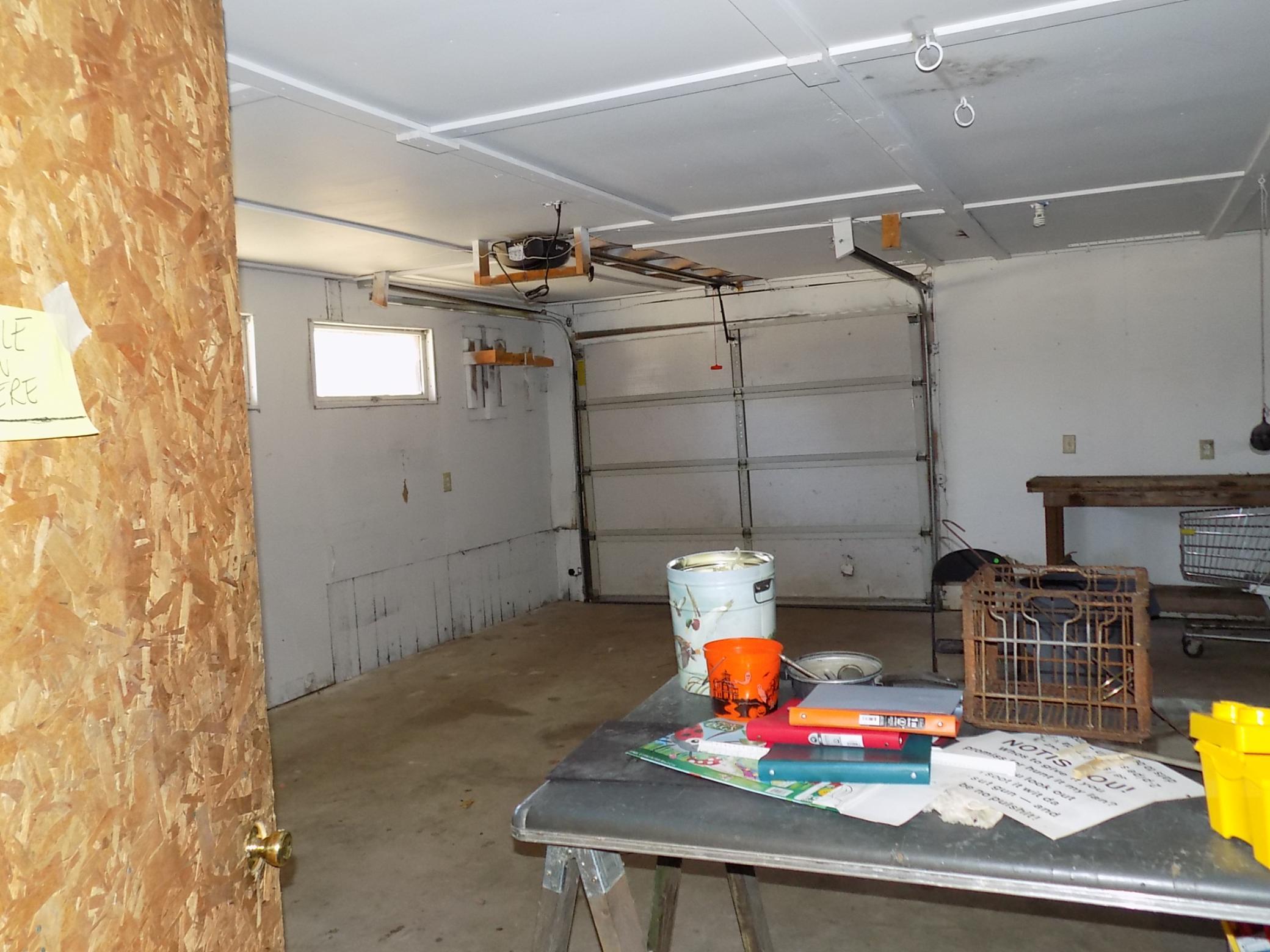 Garage door to three sided area.JPG