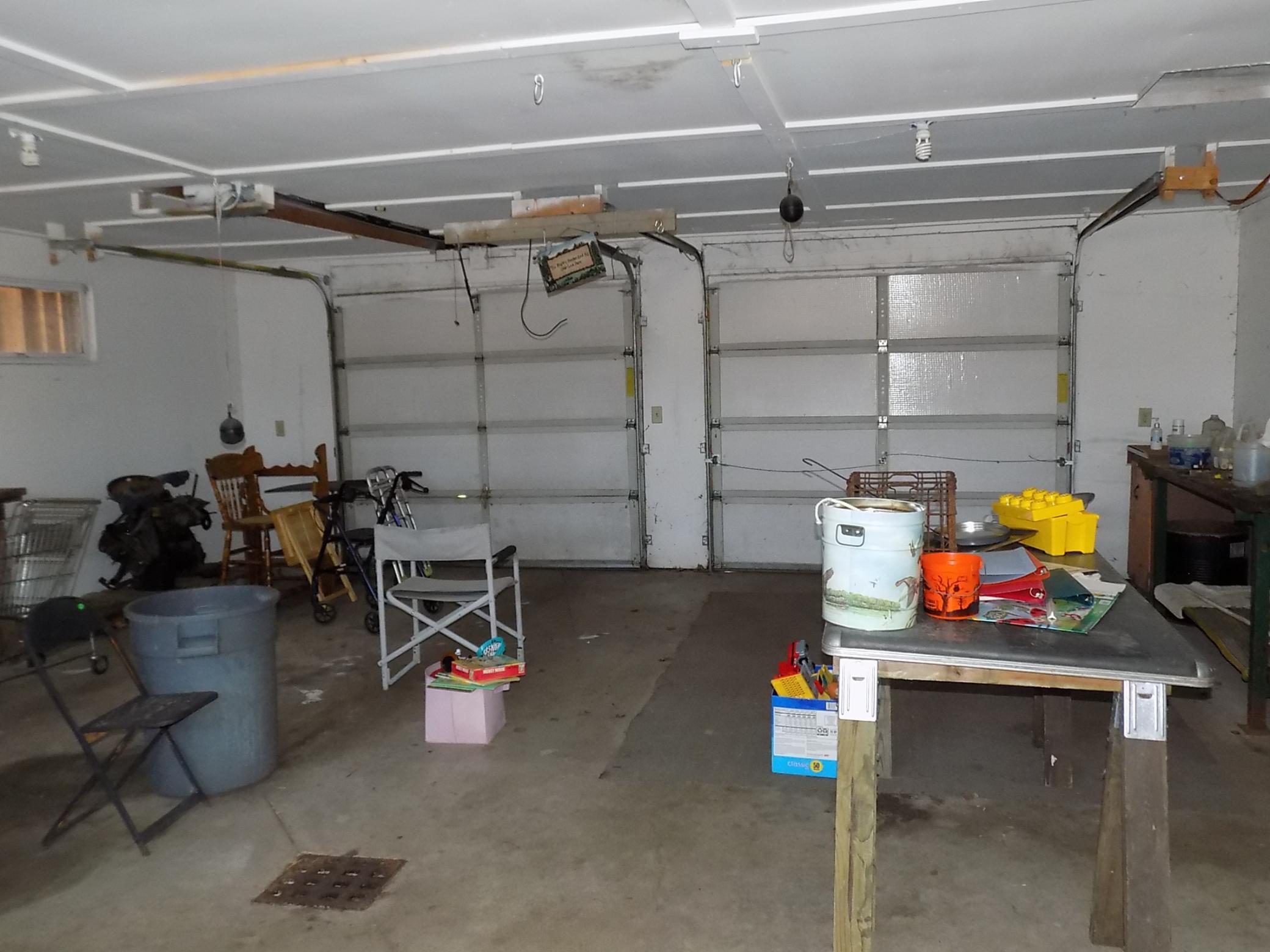 Garage interior .JPG