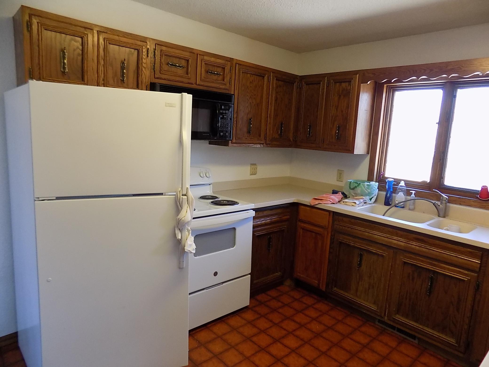 Kitchen2.JPG