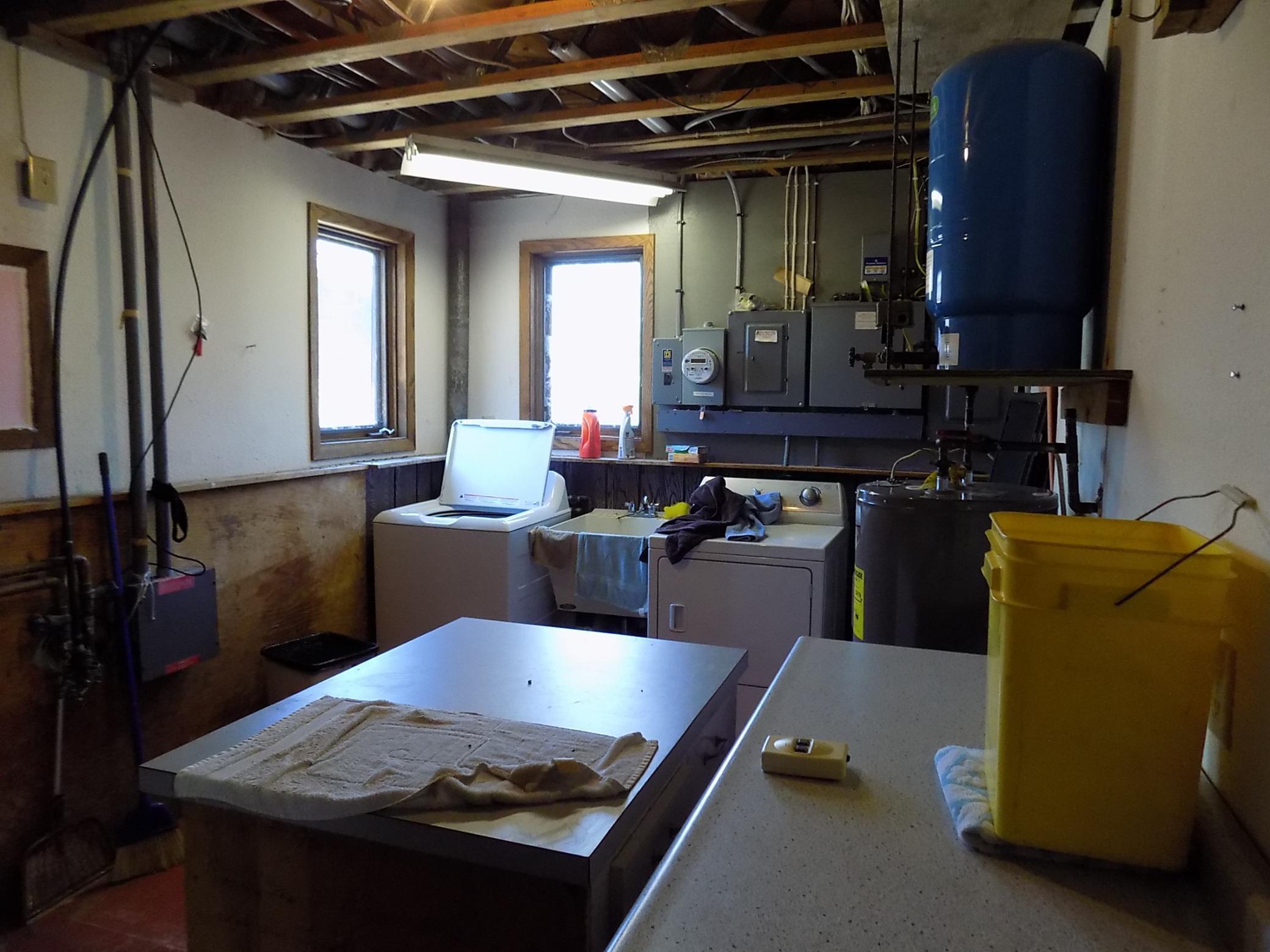Basement laundry.JPG