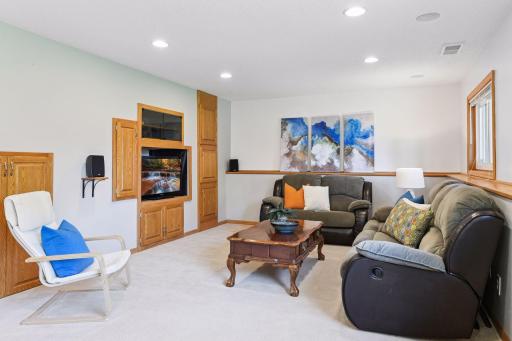 8930 Woodhall Crossing N, Brooklyn Park, MN 55443