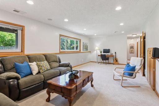 8930 Woodhall Crossing N, Brooklyn Park, MN 55443
