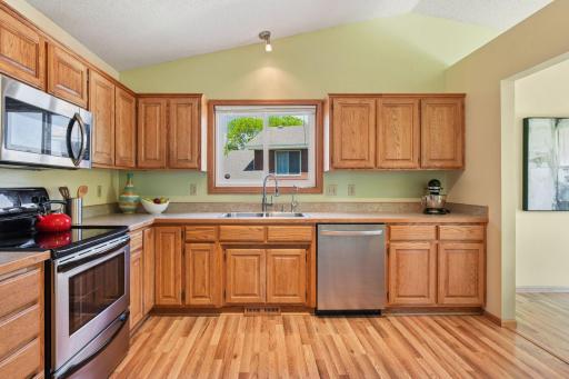 8930 Woodhall Crossing N, Brooklyn Park, MN 55443