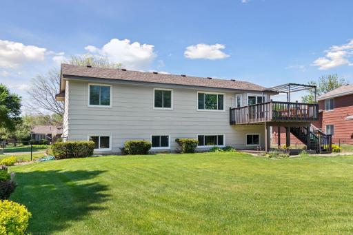 8930 Woodhall Crossing N, Brooklyn Park, MN 55443