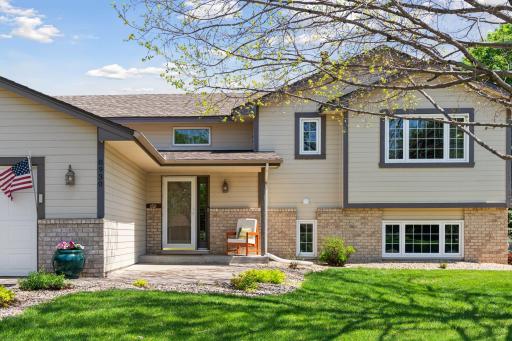 8930 Woodhall Crossing N, Brooklyn Park, MN 55443