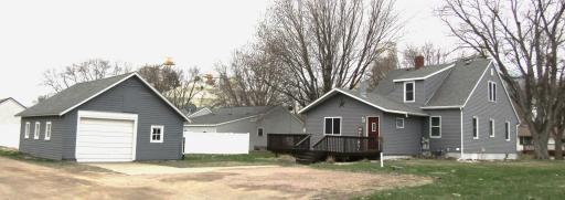 215 7th Street, Dawson, MN 56232