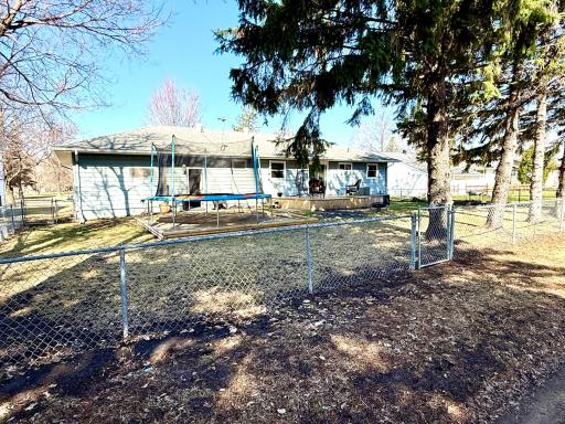 518 Merriam Avenue S, Thief River Falls, MN 56701