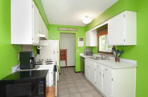 Easy to maintain tile floors in the kitchen, dining area & front hallway!