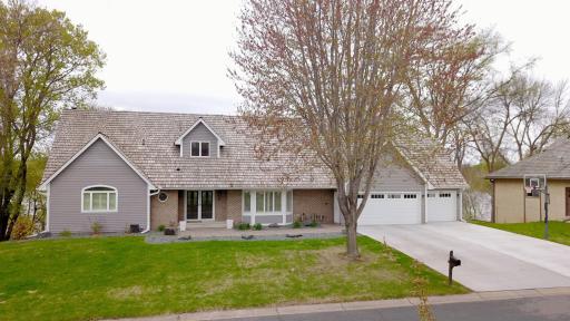 8041 Chesshire Lane N, Maple Grove, MN 55311