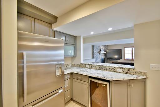 8041 Chesshire Lane N, Maple Grove, MN 55311