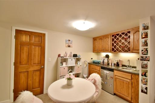 8041 Chesshire Lane N, Maple Grove, MN 55311