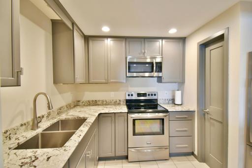 8041 Chesshire Lane N, Maple Grove, MN 55311